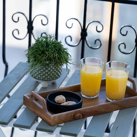 Capella Skiathos, Town