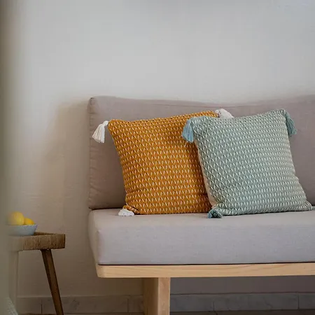 Capella Skiathos, Town