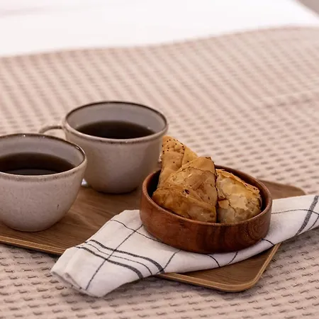 Capella Skiathos, Town