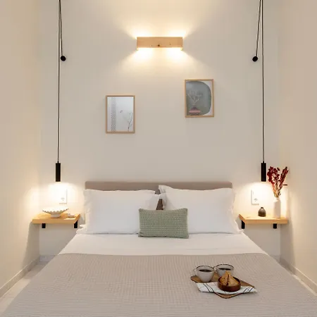 Capella Skiathos, Town مدينة سكياثوس