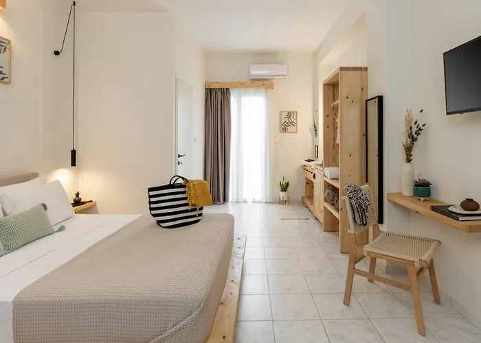 Capella Skiathos, Town Guest house