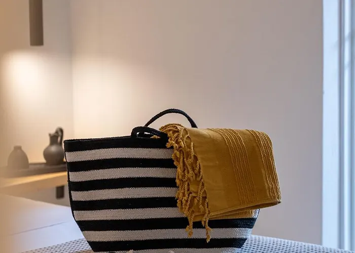 Capella Skiathos, Town Guest house