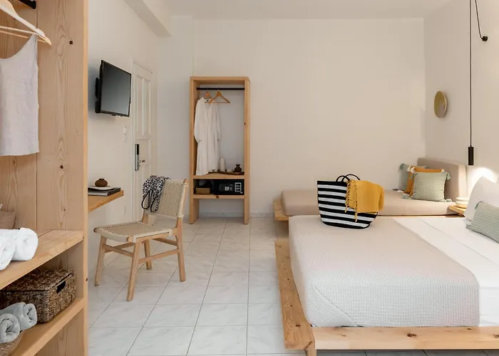 Capella Skiathos, Town Skiathos Town