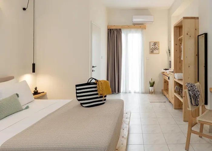 Guest house Capella Skiathos, Town